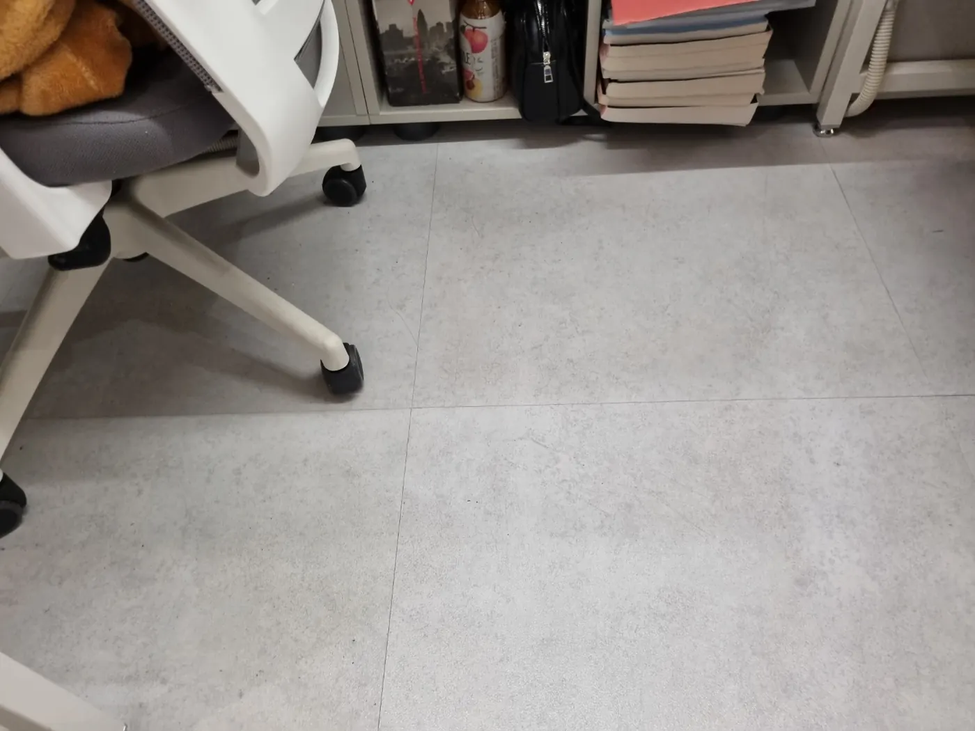 바닥 마감 상태 — 달천동 학원청소 현장