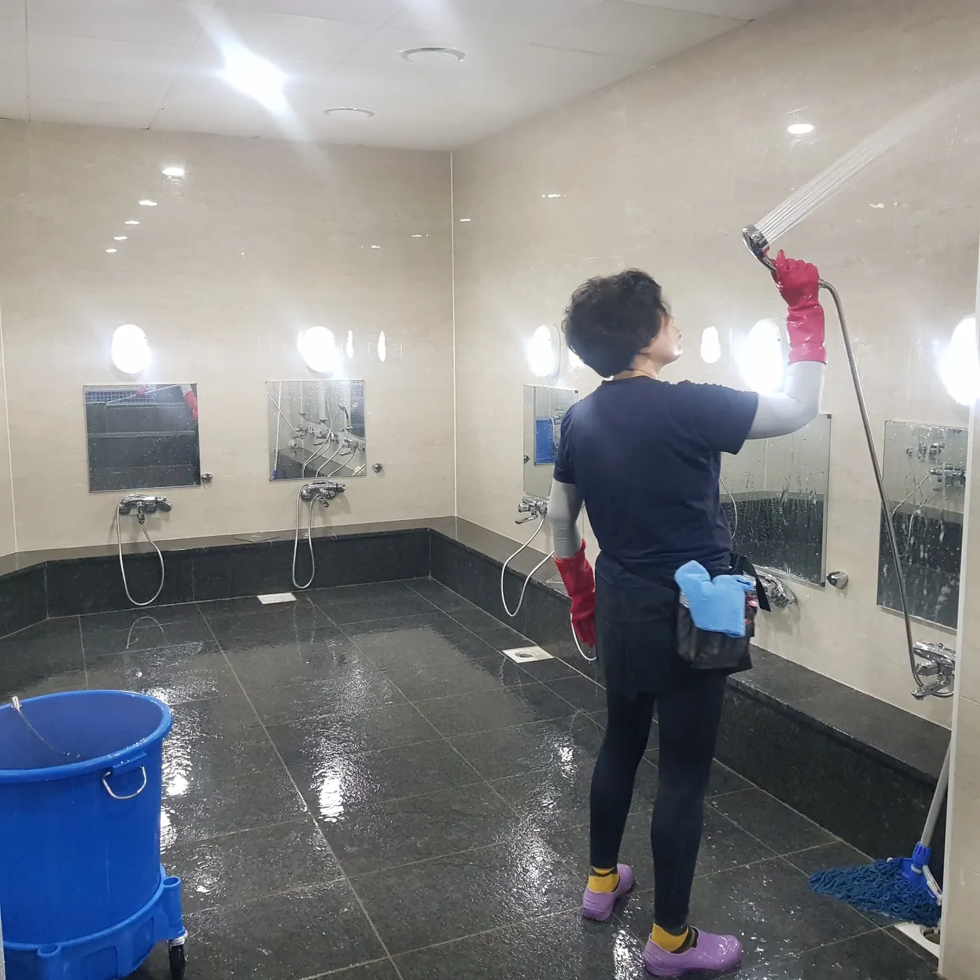 고압 세척 — 동부동 목욕탕청소 현장