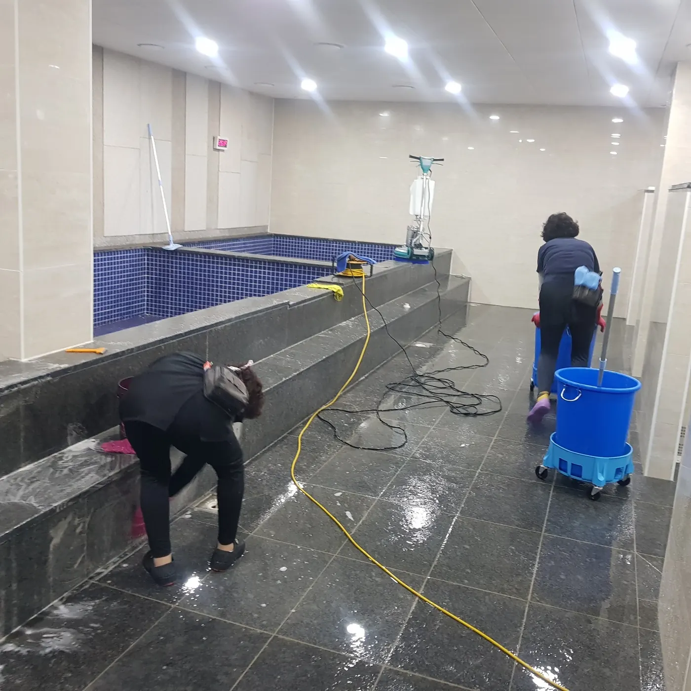 매곡동 목욕탕청소 시공 현장 — 욕조 관리