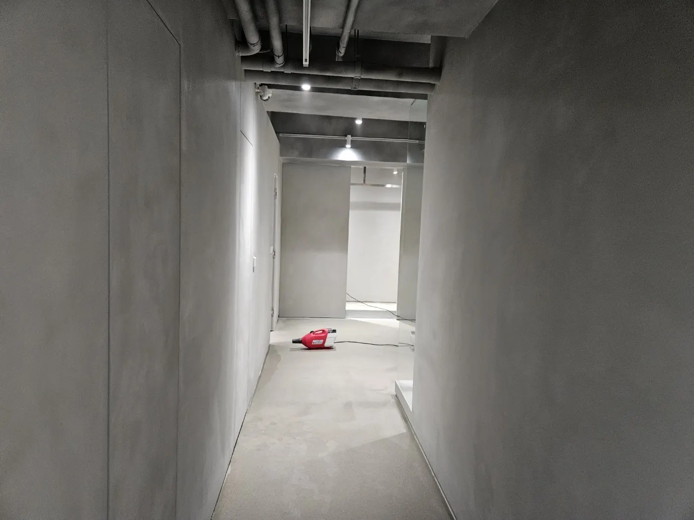 바닥 마감 상태 — 염포동 카페청소 현장