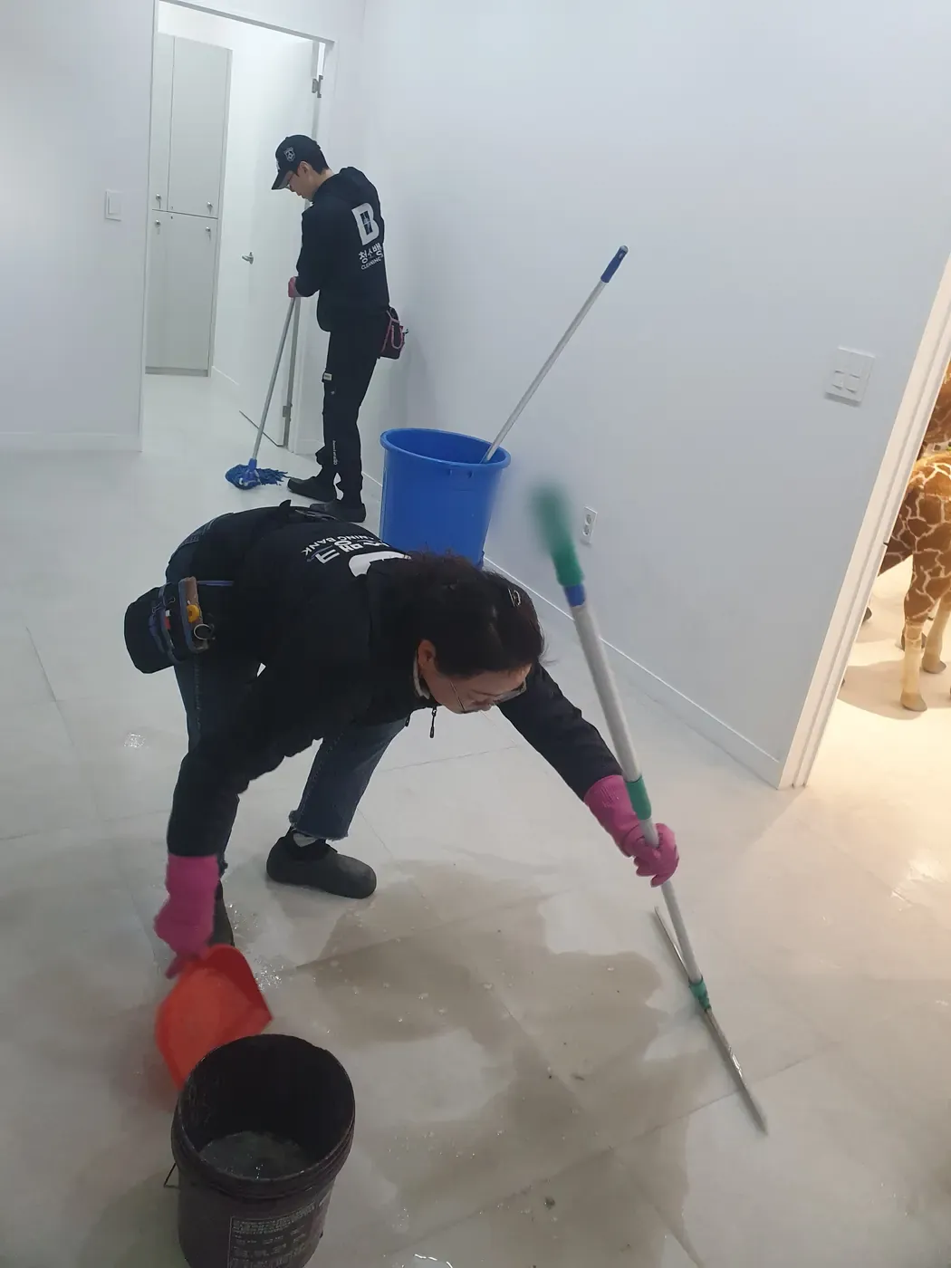 바닥 물걸레 마감 — 당사동 병원청소 현장