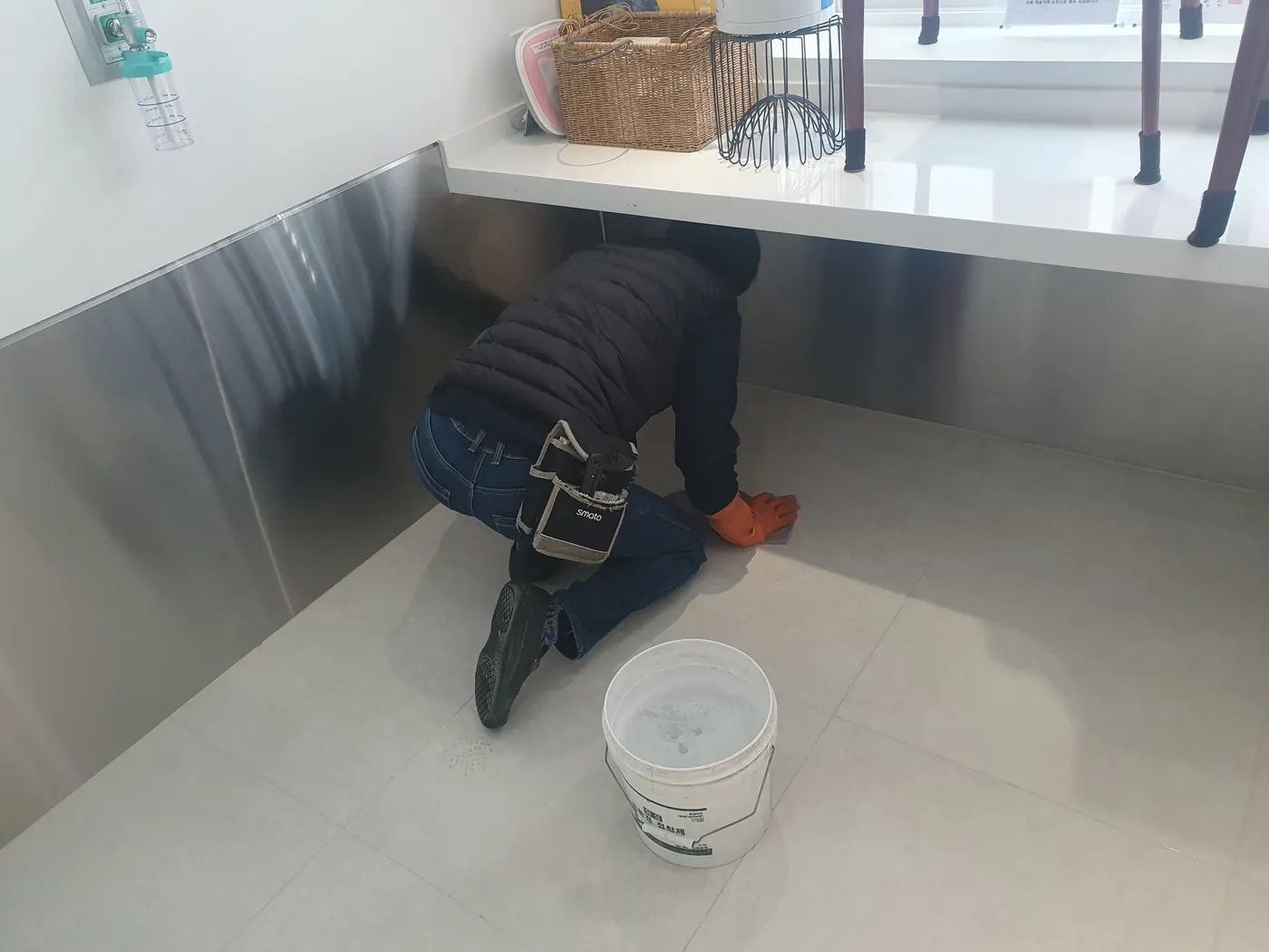 바닥 물걸레 마감 — 남화동 병원청소 현장
