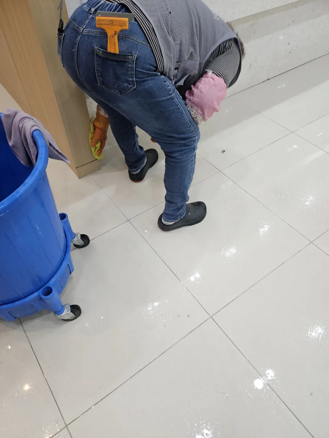 바닥 물걸레 마감 — 고사동 병원청소 현장