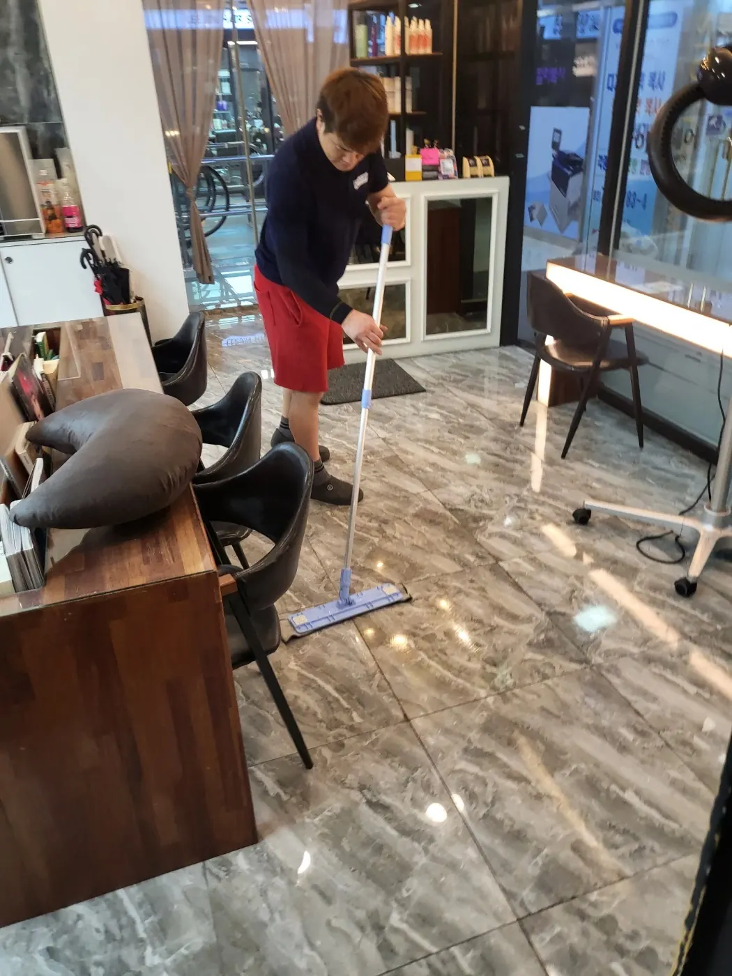 작업 진행 — 선암동 미용실청소 현장