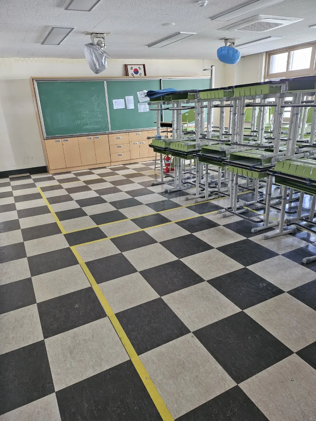 화정동 학교청소 시공 현장 — 교실 정리