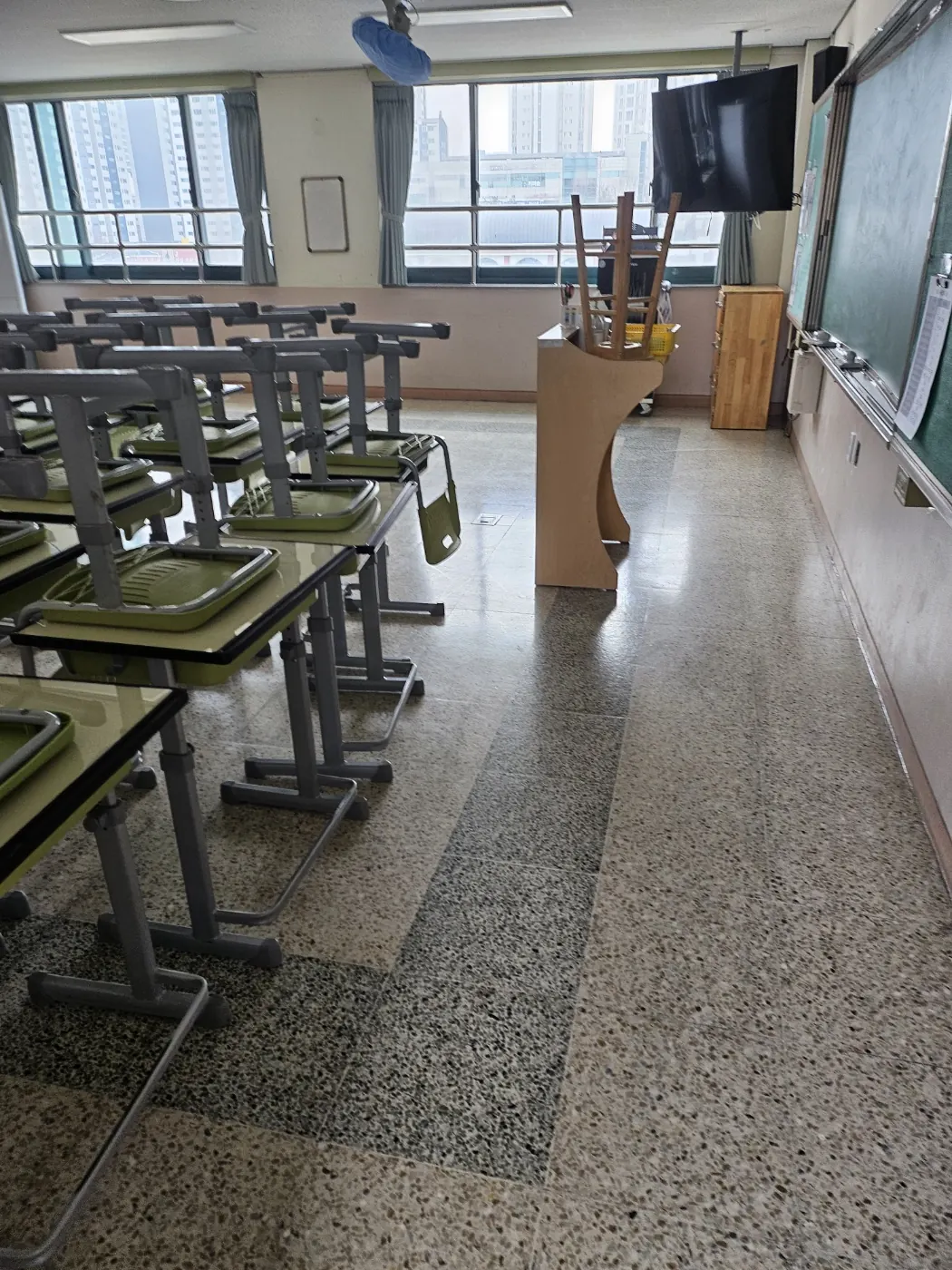 옥동 학교청소 시공 현장 — 교실 마감