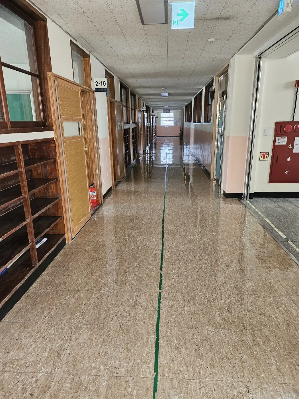 성암동 학교청소 시공 현장 — 복도 관리